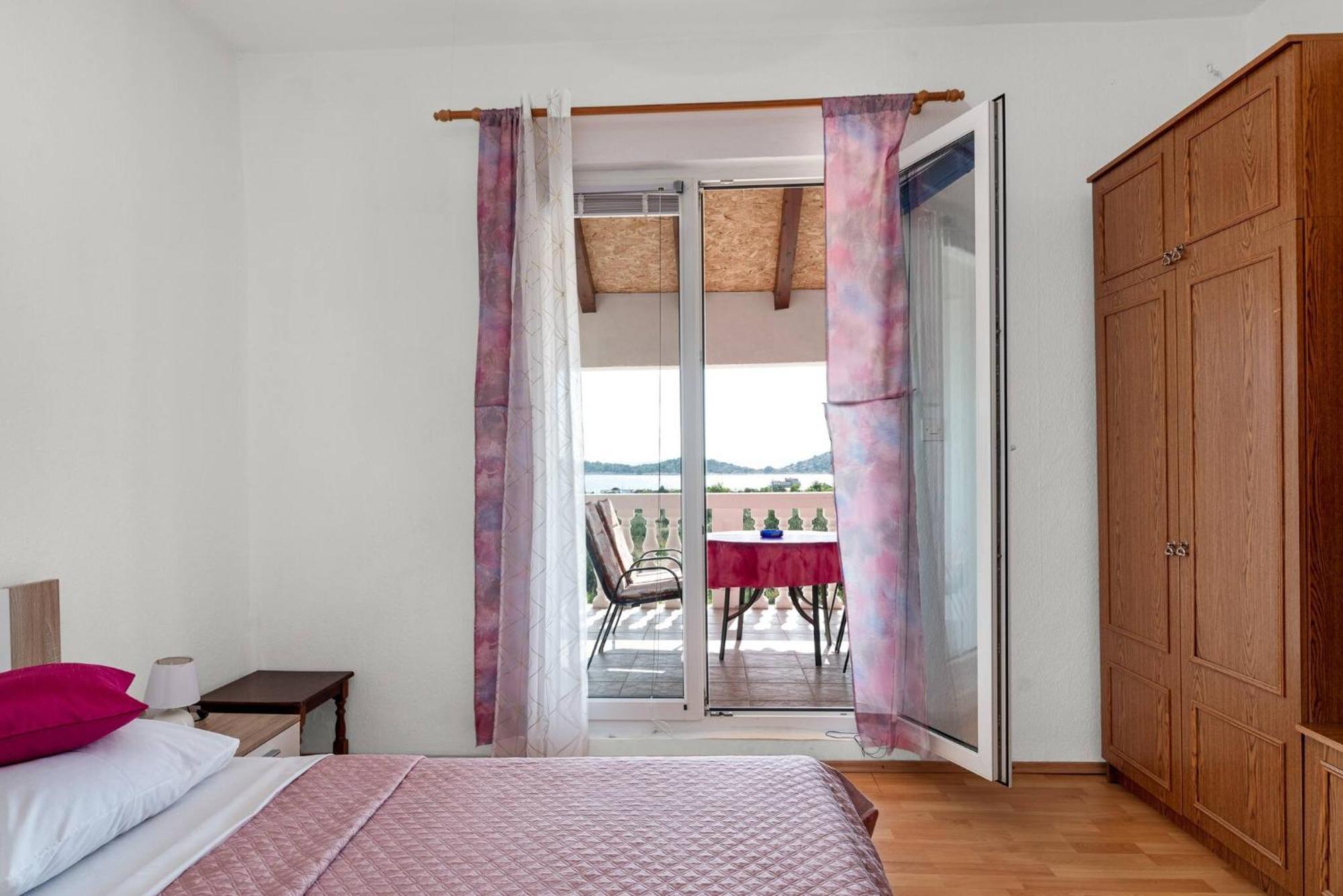 Apartment Lara Tribalj 外观 照片